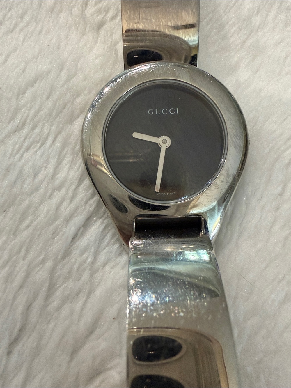 Gucci Silver and Black Women's Stainless Steel Bracelet Watch
